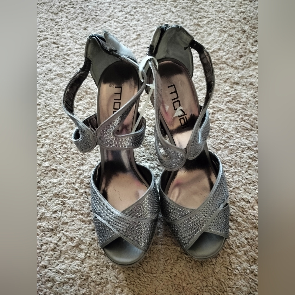 Spana Moda Shoes Sandals Pewter Ankle strap 6.5 heel sequins bling open toe